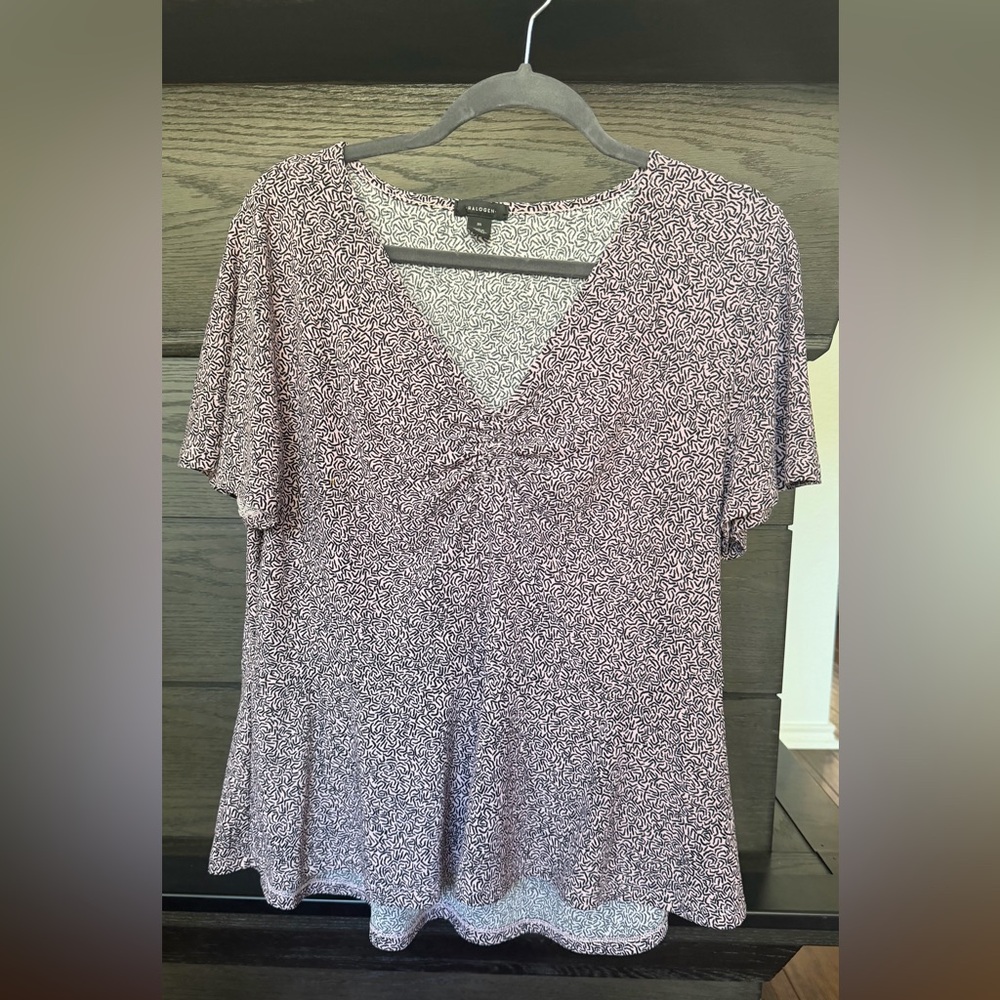 Halogen Plum Abstract Print V-Neck Short Sleeve Top